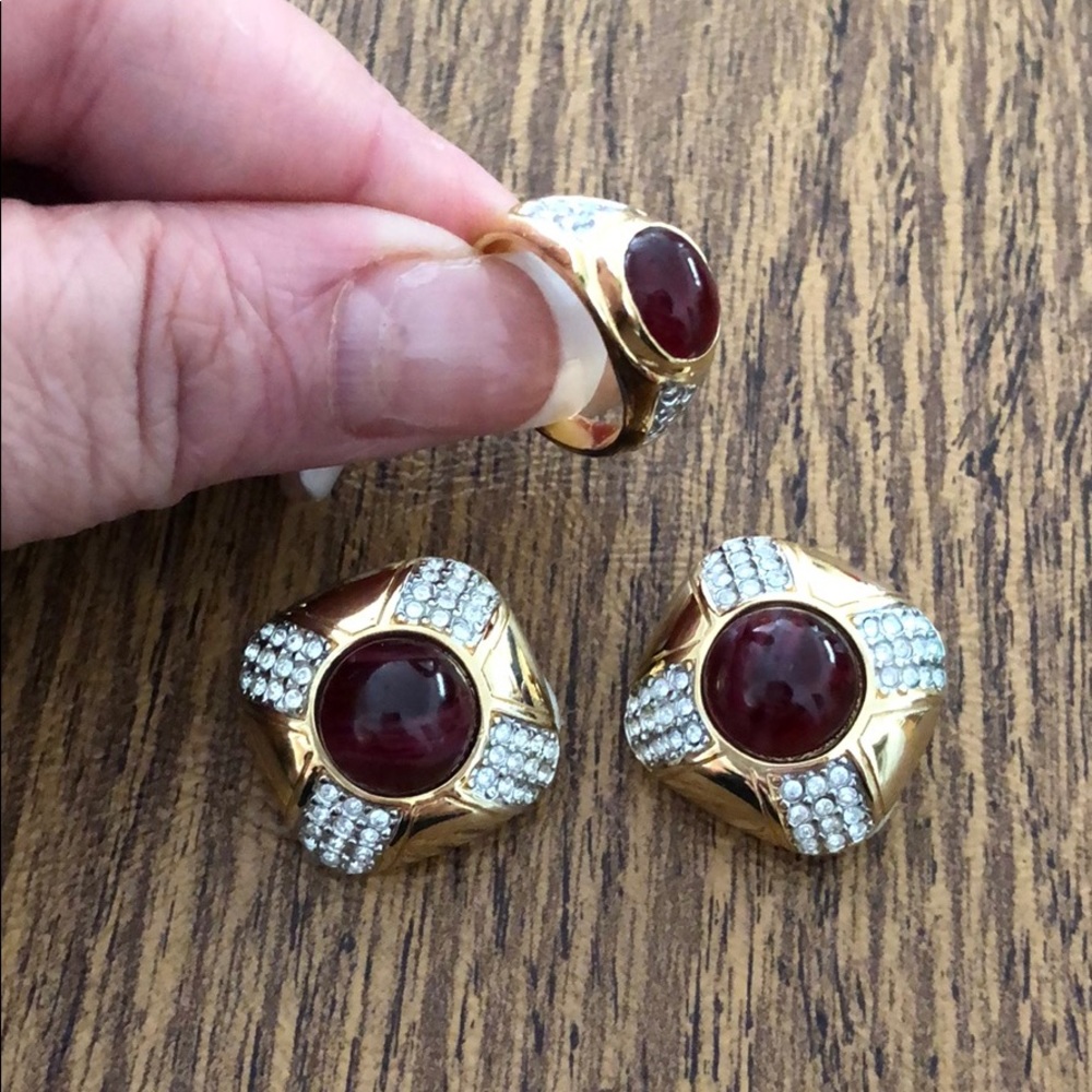 Gold tone crystal & red stone ring & clip earring